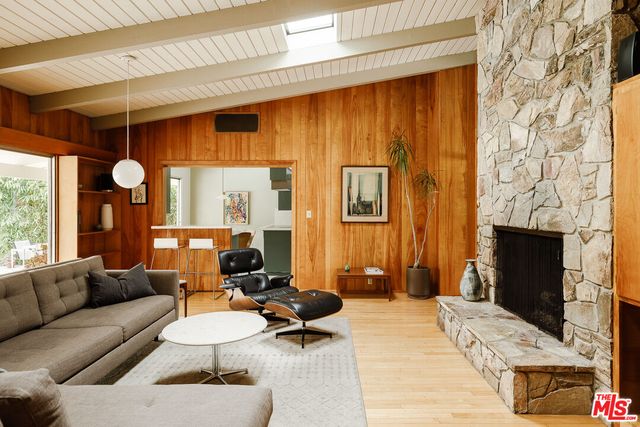 $1,950,000 | 4110 Pine Avenue, Long Beach, CA 90807