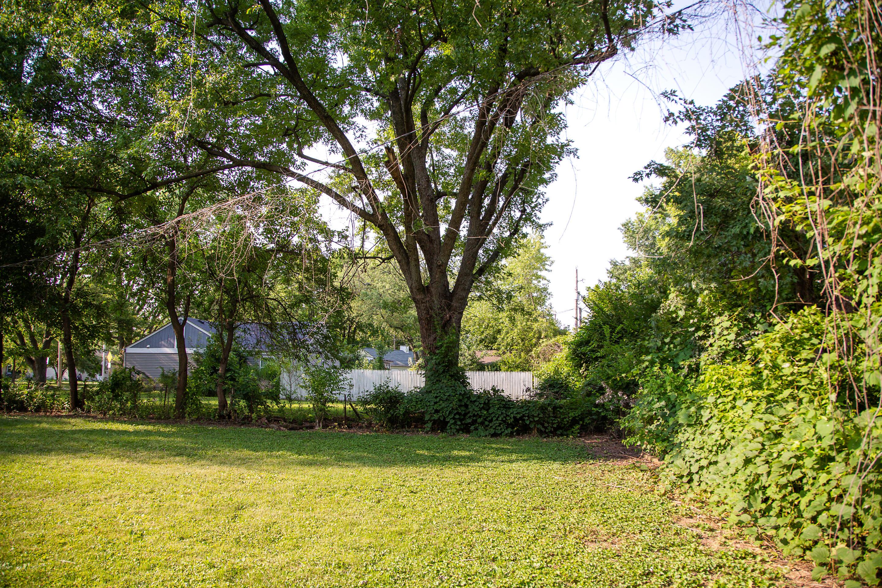 470 South Hampton Road Columbus, OH 43213 - Photo 3 of 28
