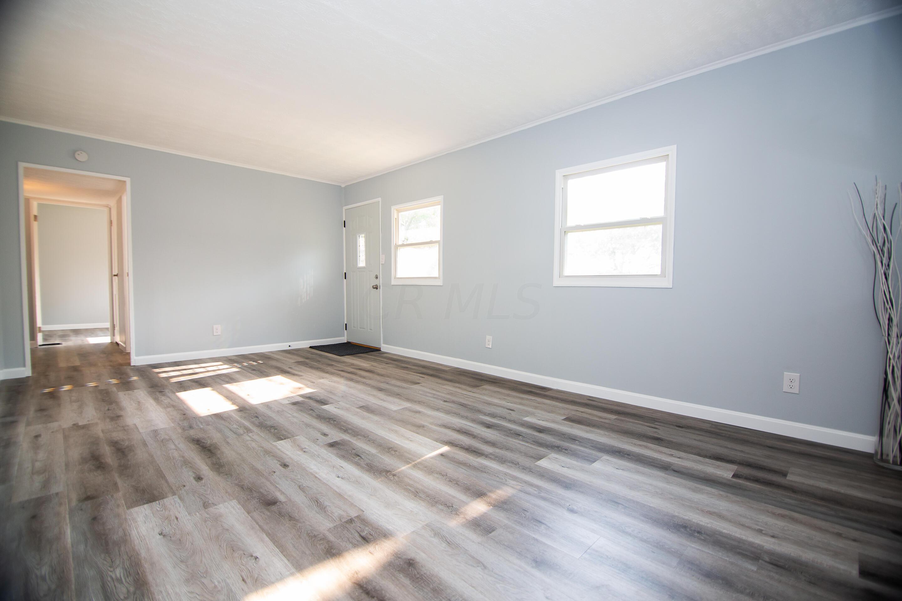 470 South Hampton Road Columbus, OH 43213 - Photo 5 of 28