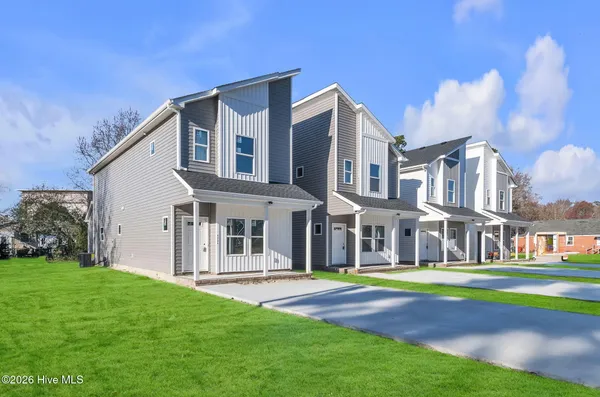 $274,000 | 423 Elcinoca Drive, Elizabeth City, NC 27909