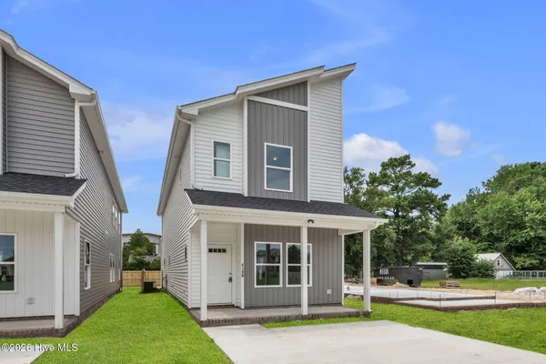 $274,000 | 423 Elcinoca Drive, Elizabeth City, NC 27909