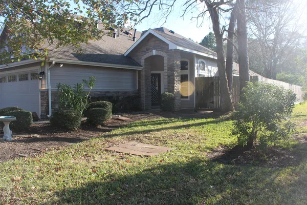 $2,400 | 111 West Kentwick Place, Conroe, TX 77384