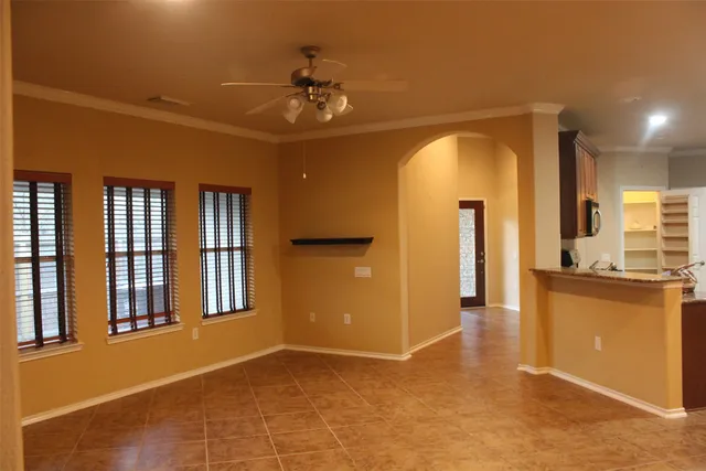 $2,500 | 111 West Kentwick Place, Conroe, TX 77384