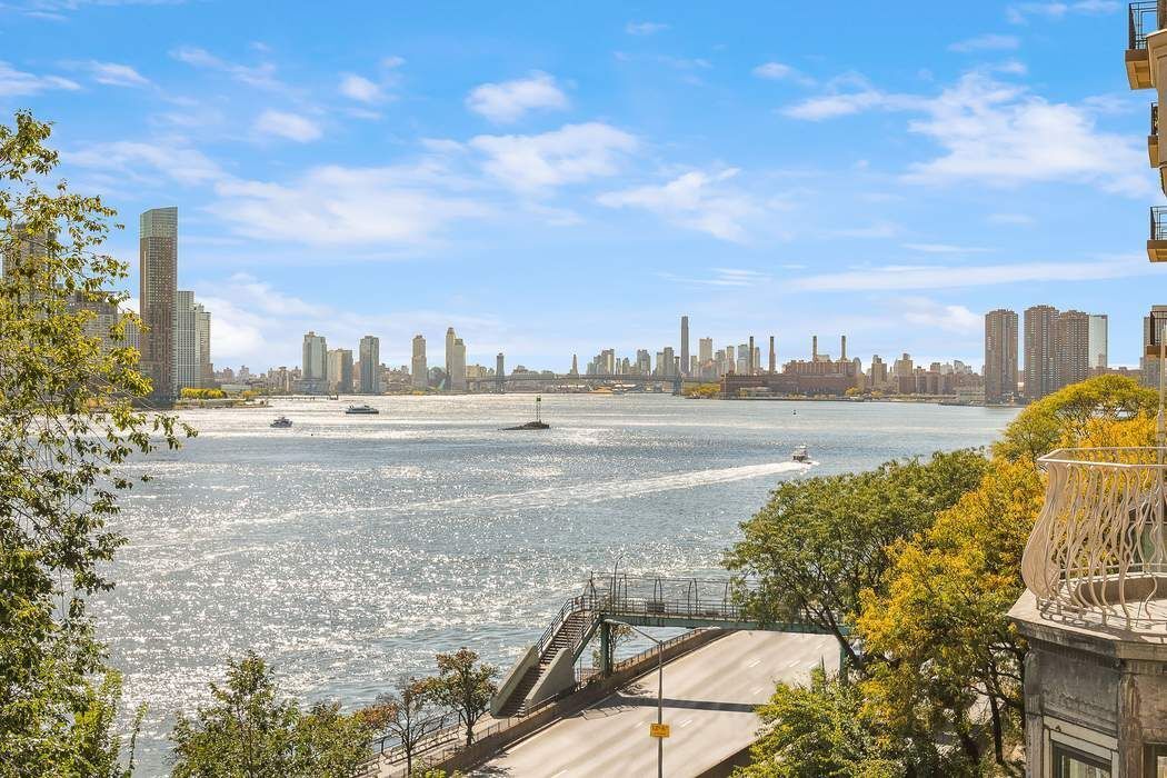 435 East 52nd Street, Unit 3A Manhattan, NY 10022 - Photo 18 of 35 a view of a city