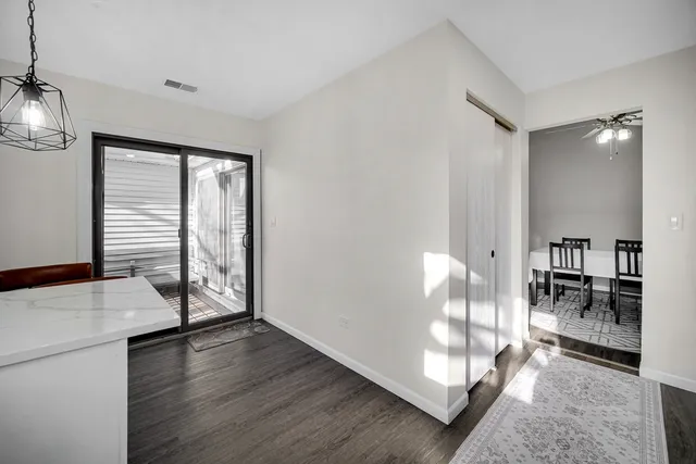 $295,000 | 1471 Fairlane Drive, Unit 2A, Schaumburg, IL 60193