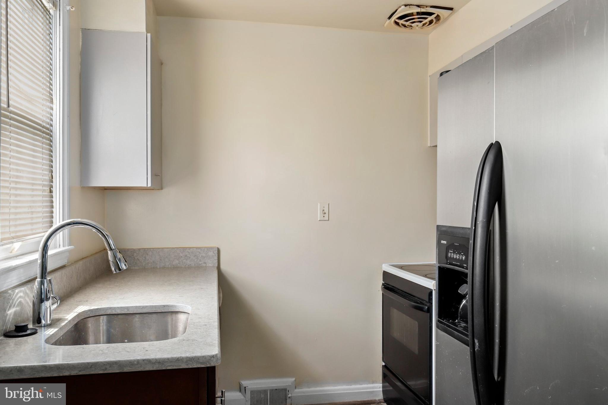 7103 Liberty Road Baltimore, MD 21207 - Photo 8 of 35