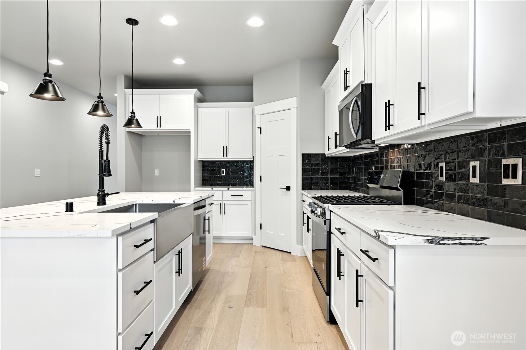 19228 Meridian Drive Southeast, Unit CW 10 Bothell, WA 98012 - Photo 8 of 33