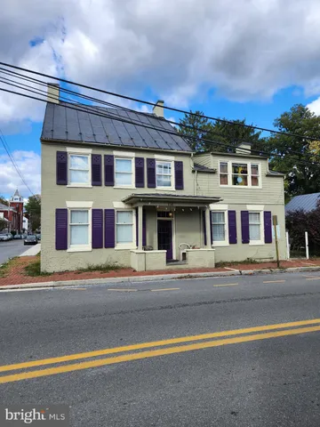 $850 | 114 South Princess Street, Unit 5, Shepherdstown, WV 25443