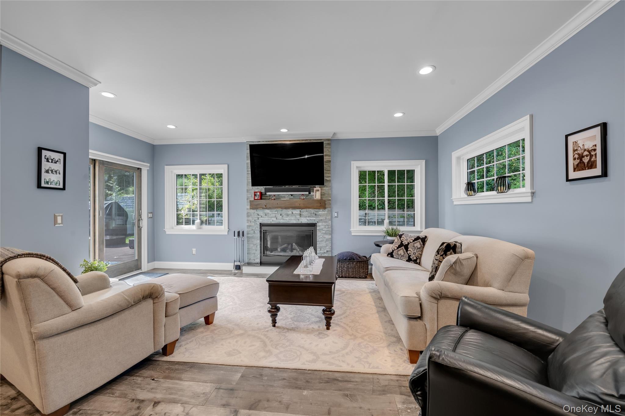67 Reed Drive Roslyn, NY 11576 - Photo 11 of 28 Gallery Image 11