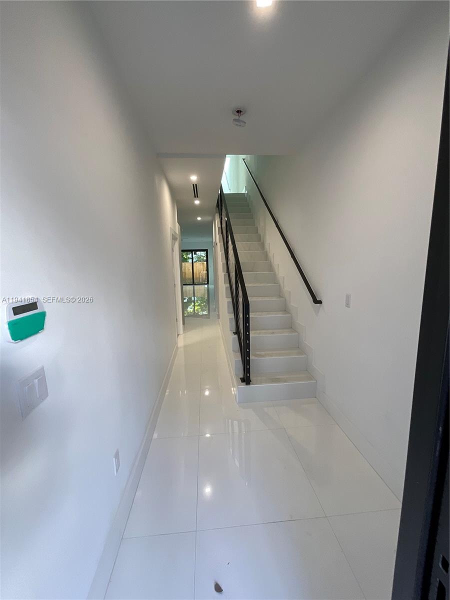 3376 Perry Frow Drive, Unit B Miami, FL 33133 - Photo 17 of 27