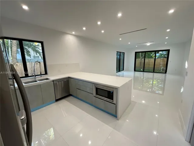 $10,000 | 3376 Perry Frow Drive, Unit B, Miami, FL 33133