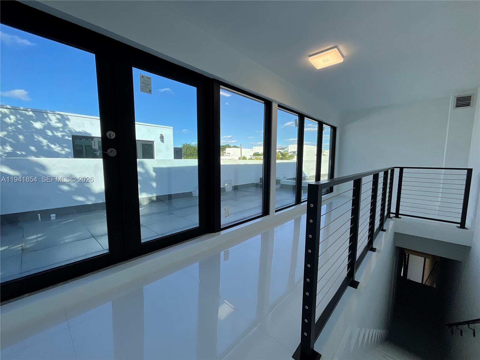 3376 Perry Frow Drive, Unit B Miami, FL 33133 - Photo 24 of 27