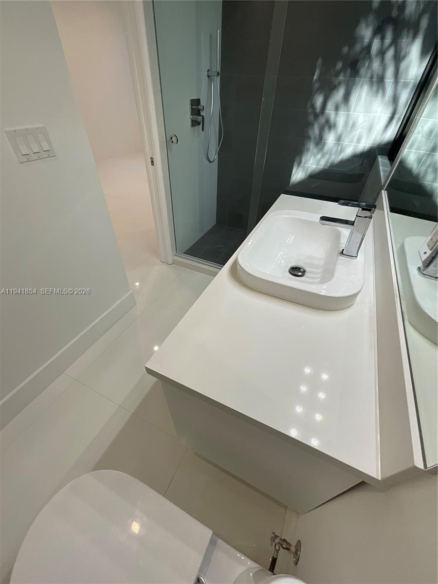 3376 Perry Frow Drive, Unit B Miami, FL 33133 - Photo 7 of 27