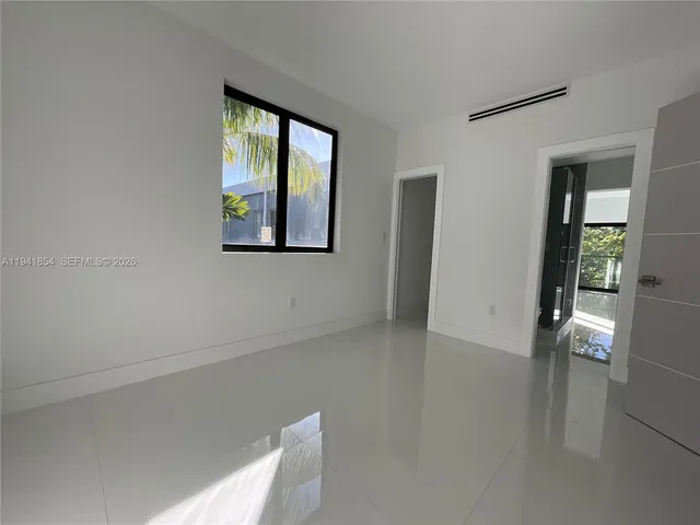 $10,000 | 3376 Perry Frow Drive, Unit B, Miami, FL 33133