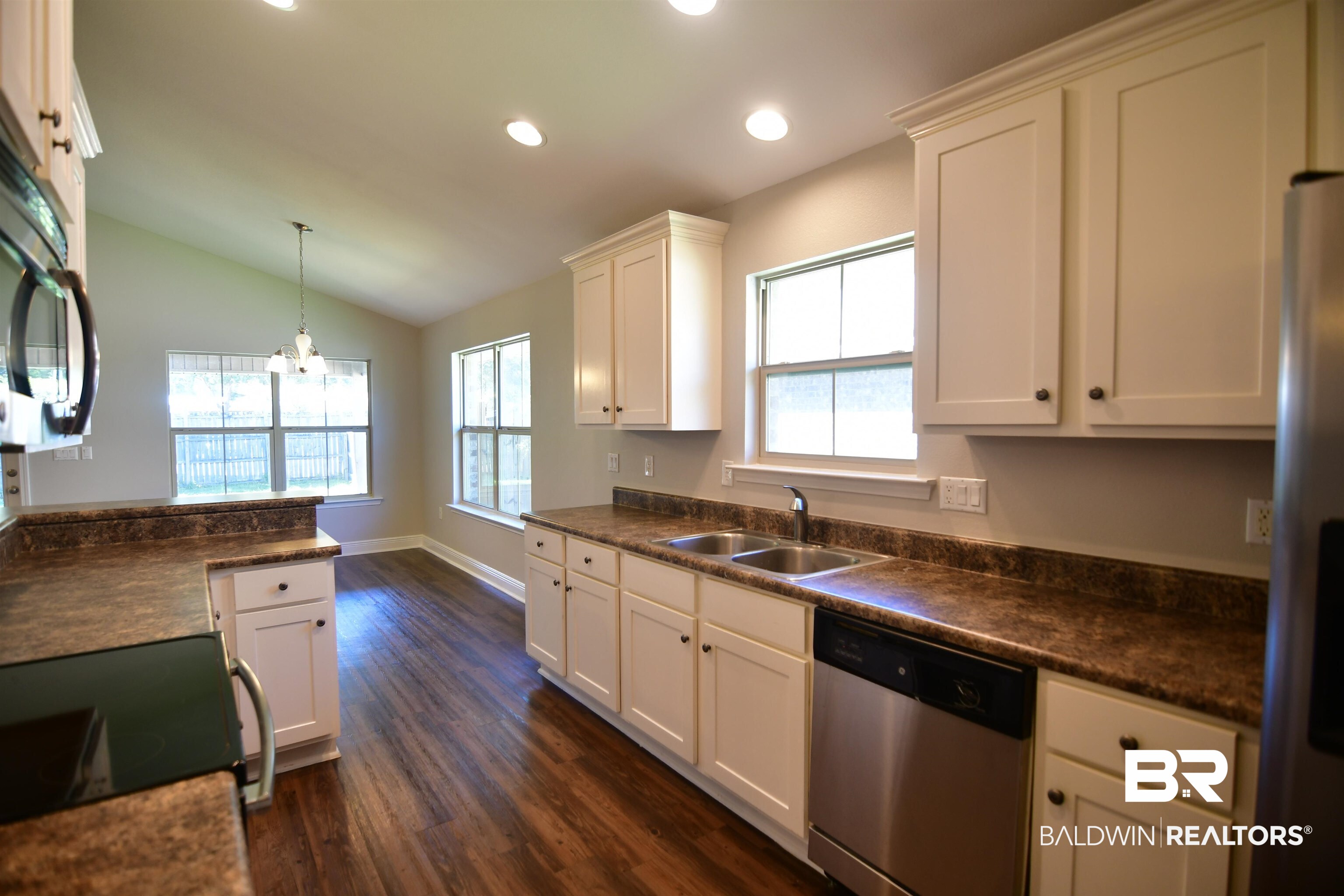 281 Wyatt Court Foley, AL 36535 - Photo 13 of 38
