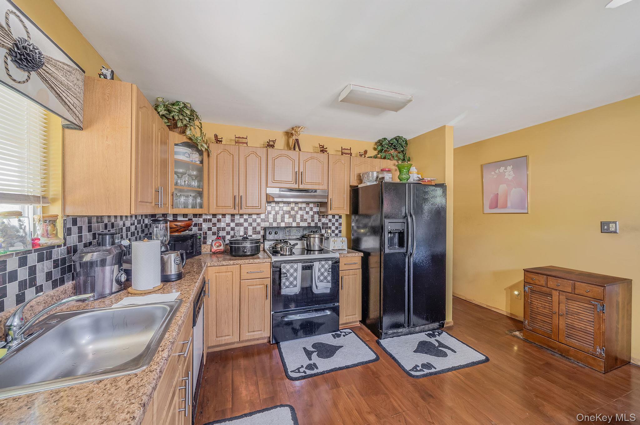 1169 Little E Neck Road West Babylon, NY 11704 - Photo 11 of 28