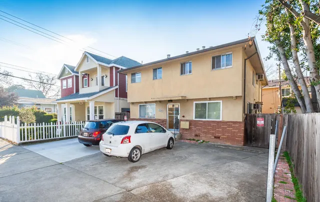 $825,000 | 2208 25th Street, Sacramento, CA 95818