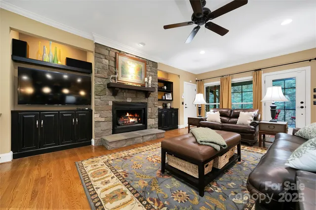 $1,145,000 | 923 Ugugu Drive, Brevard, NC 28712