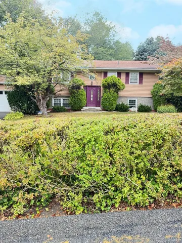 $400,000 | 4 Robert Lane, Wappingers Falls, NY 12590