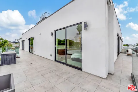 $15,000 | 1017 North Croft Avenue, Unit PH01, Los Angeles, CA 90069
