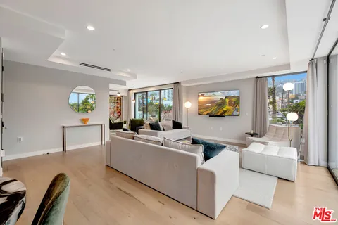 $15,000 | 1017 North Croft Avenue, Unit PH01, Los Angeles, CA 90069