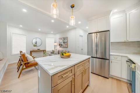 $775,000 | 5 Brookside Drive, Millburn, NJ 07041