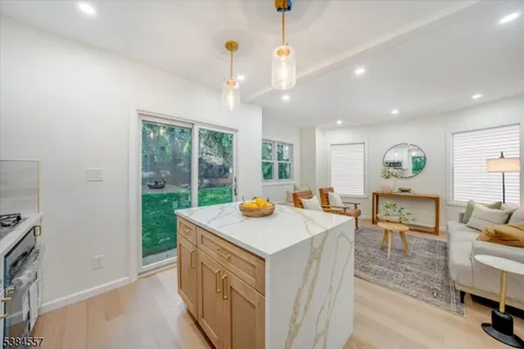 $775,000 | 5 Brookside Drive, Millburn, NJ 07041