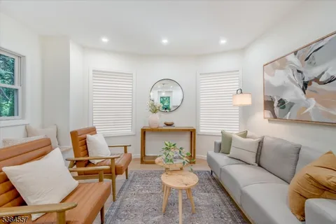 $775,000 | 5 Brookside Drive, Millburn, NJ 07041