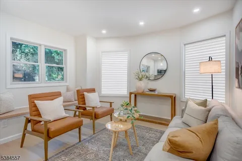 $775,000 | 5 Brookside Drive, Millburn, NJ 07041