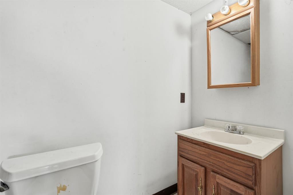 2913 Conway Wallrose Road Baden, PA 15005 - Photo 32 of 46