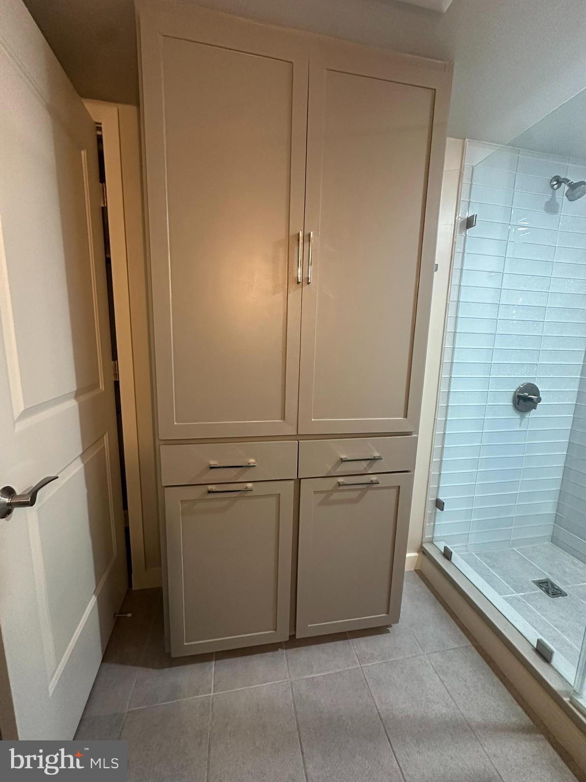 1025 First Street Southeast, Unit 901 Washington, DC 20003 - Photo 22 of 56 Full Bathroom