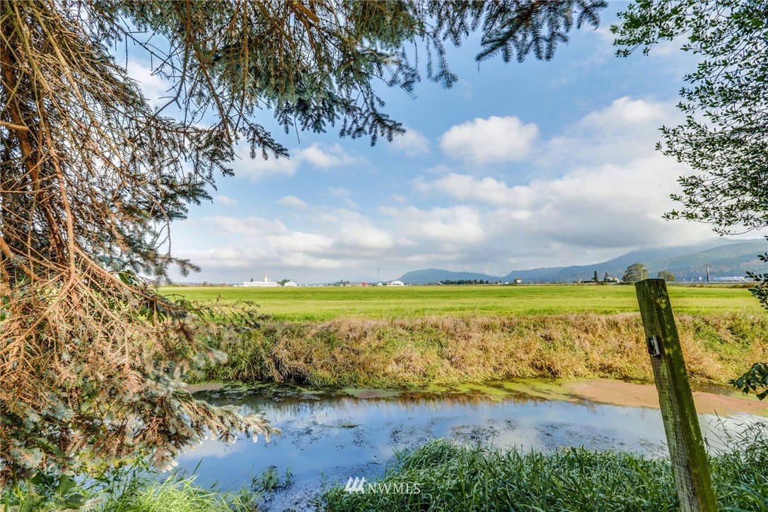 20976 Conway Frontage Road Conway, WA 98273 - Photo 22 of 24 a view of an ocean and beach
