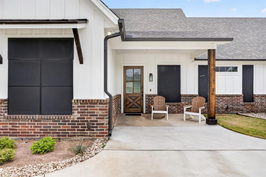 4004 Legend Trail Granbury, TX 76049 - Photo 3 of 33