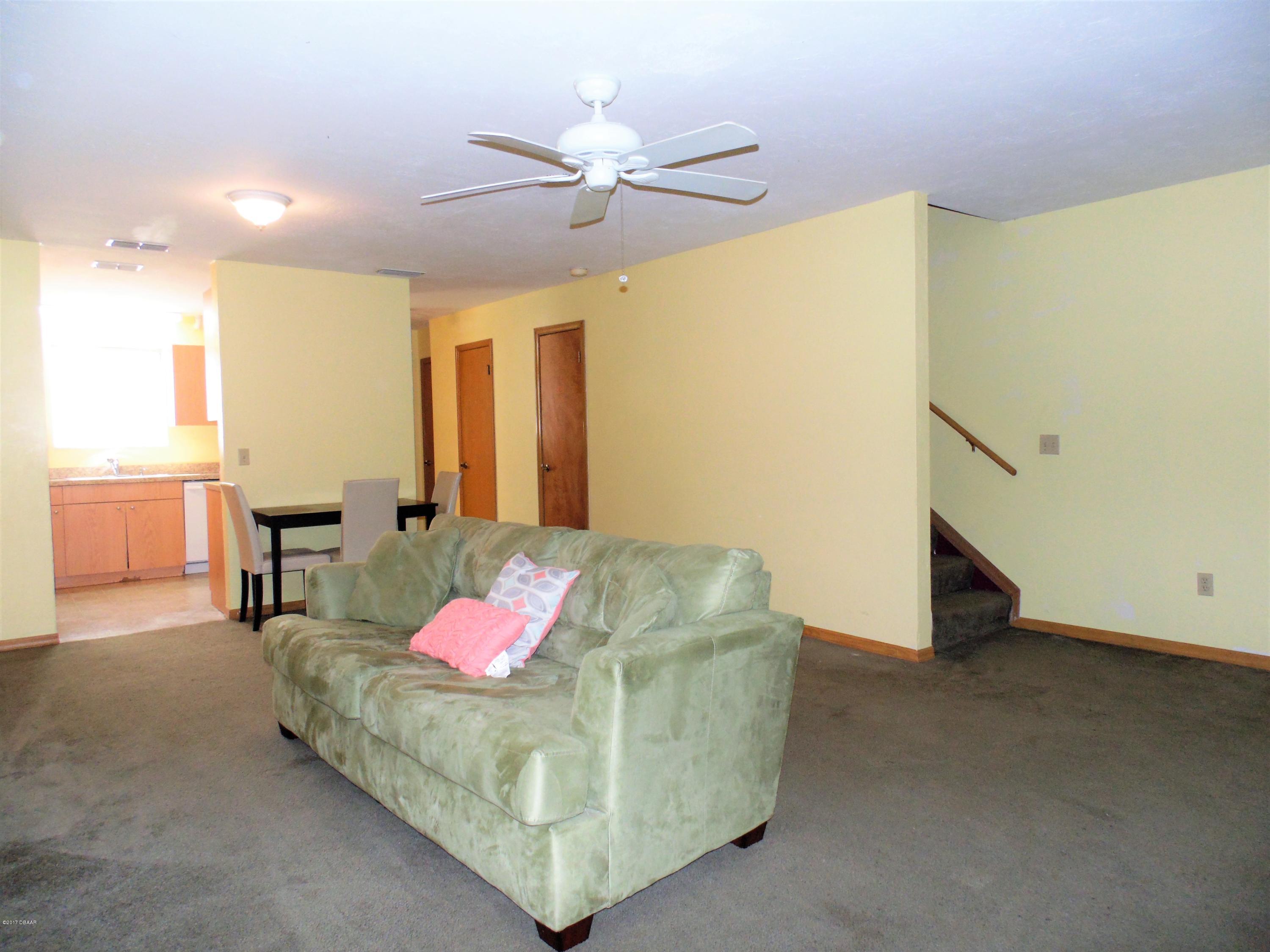 1103 Deer Springs Road Port Orange, FL 32129 - Photo 4 of 11 Living 1