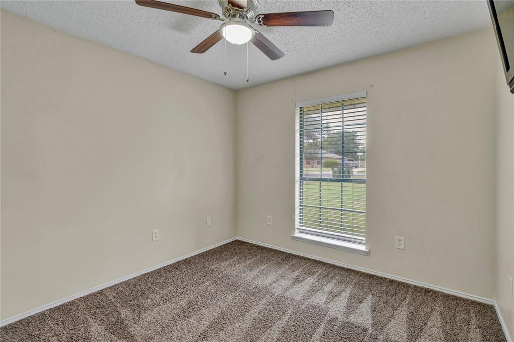 108 Prairie Creek Road Red Oak, TX 75154 - Photo 11 of 19 Neutral tone wall finishes