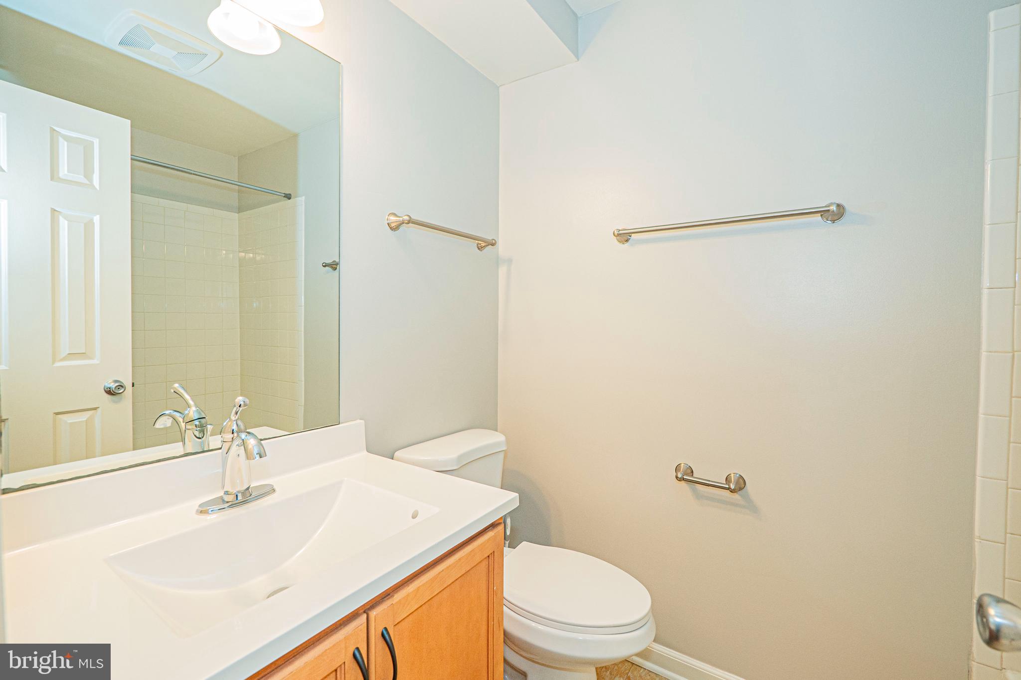 101 Kestrel Court Gaithersburg, MD 20879 - Photo 14 of 53 Lower Level - Hall Full Bathroom