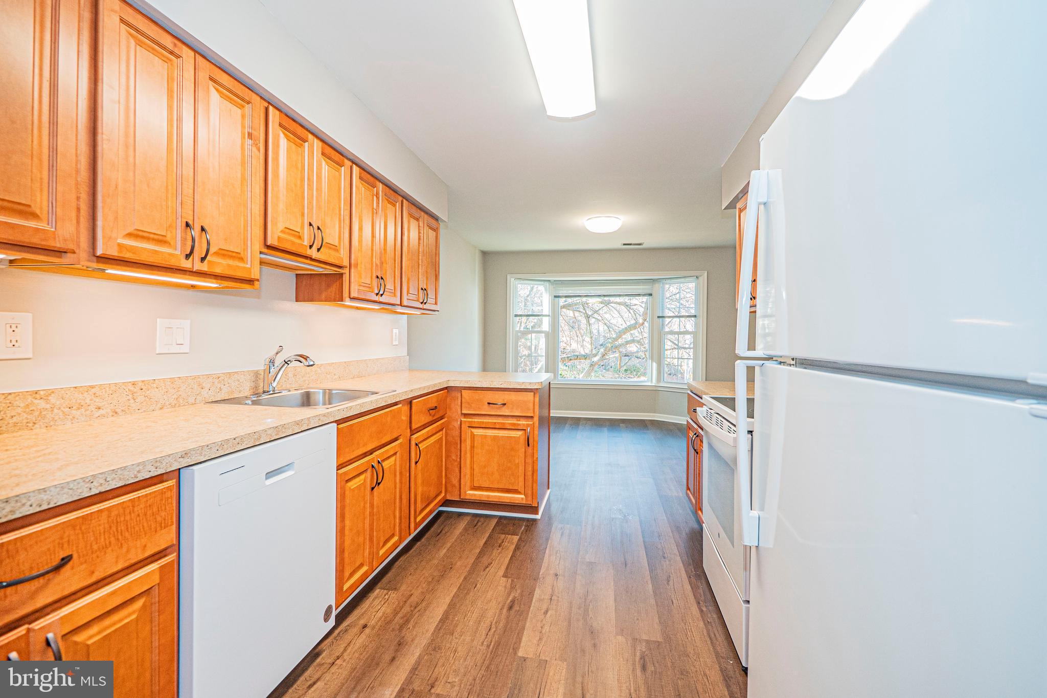 101 Kestrel Court Gaithersburg, MD 20879 - Photo 23 of 53 Main Level - Kitchen
