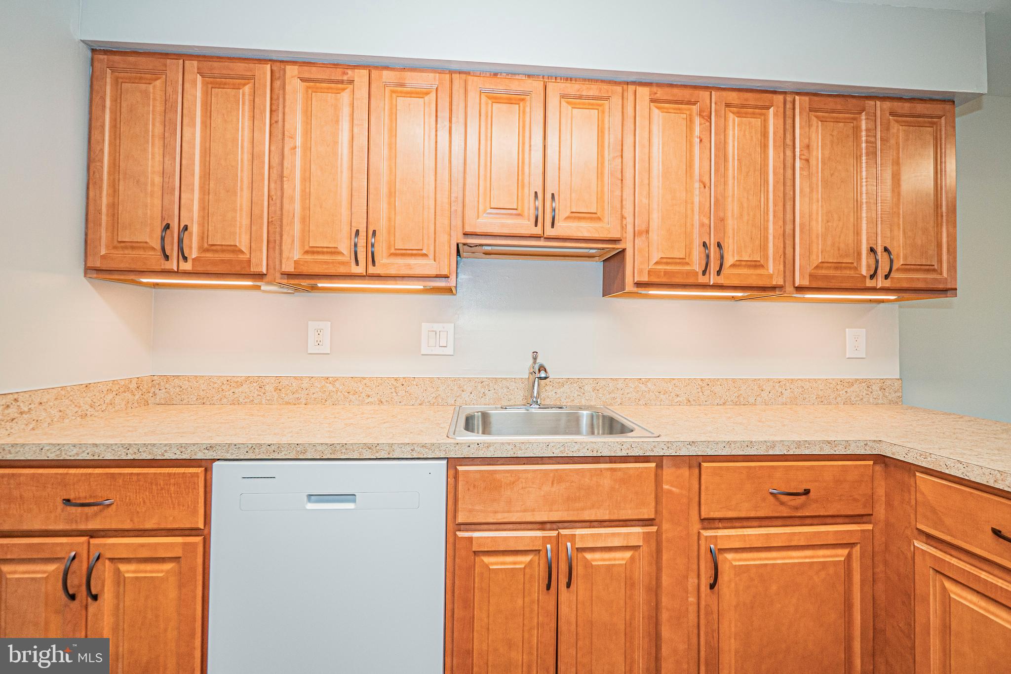 101 Kestrel Court Gaithersburg, MD 20879 - Photo 26 of 53 Main Level - Kitchen