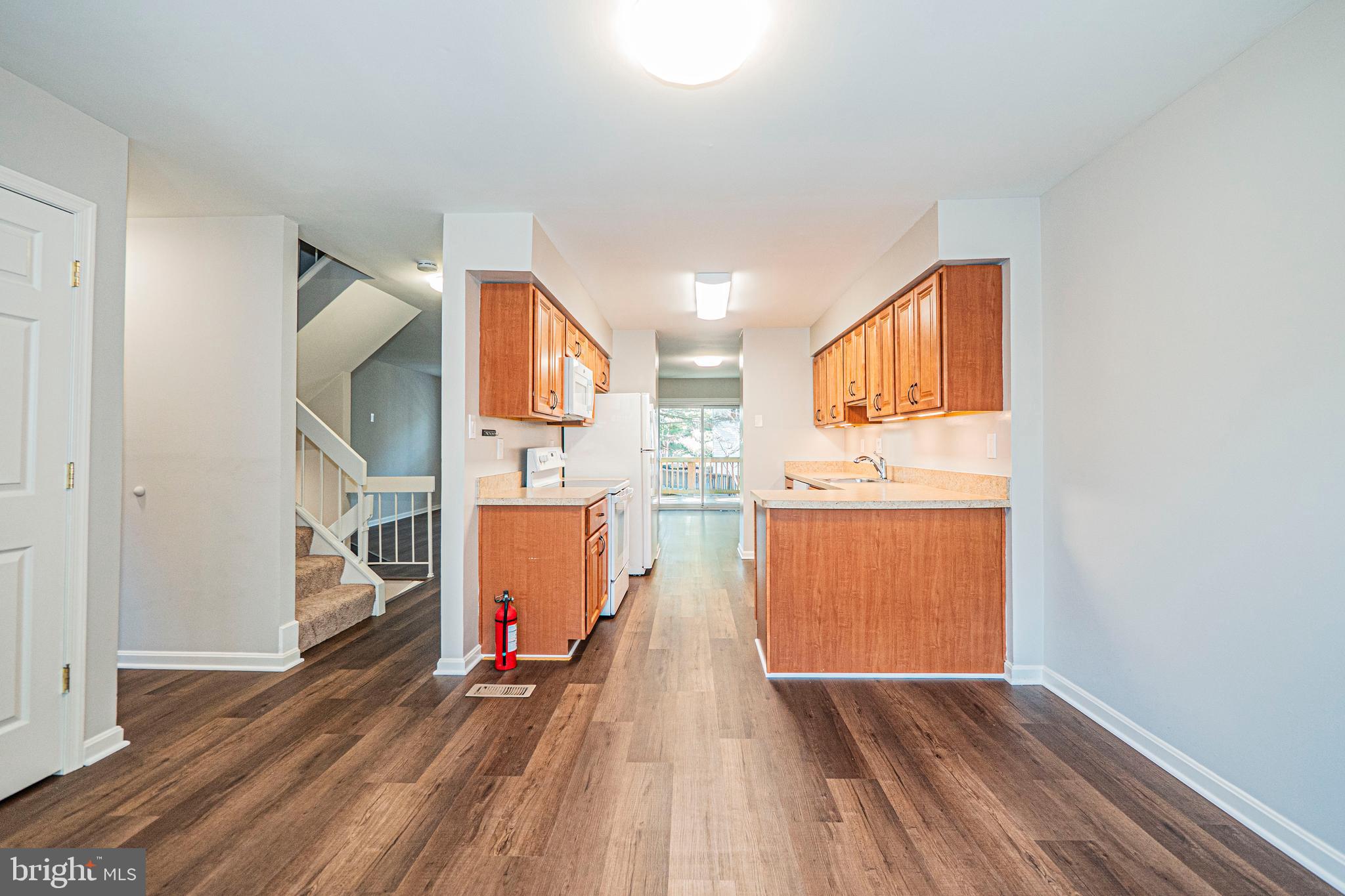 101 Kestrel Court Gaithersburg, MD 20879 - Photo 29 of 53 Main Level - Dining Room