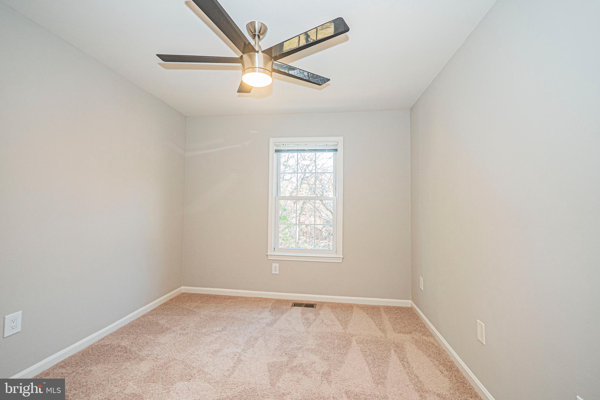 101 Kestrel Court Gaithersburg, MD 20879 - Photo 43 of 53 Upper Level - Bedroom #3