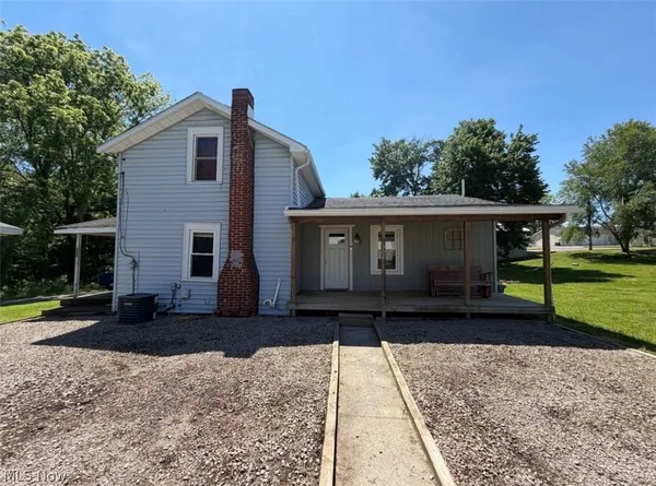 $189,900 | 302 3rd Avenue Southeast, Beach City, OH 44608
