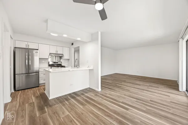 $2,100 | 210 Fountainview Lane, Unit 3A, Lombard, IL 60148