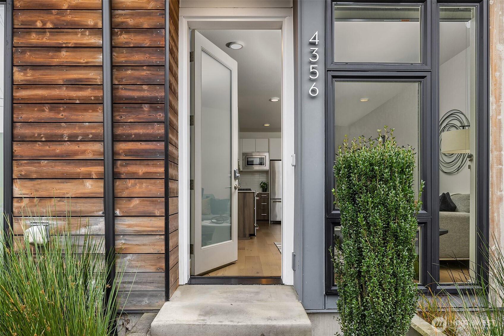 4356 6th Avenue Northwest Seattle, WA 98107 - Photo 2 of 29