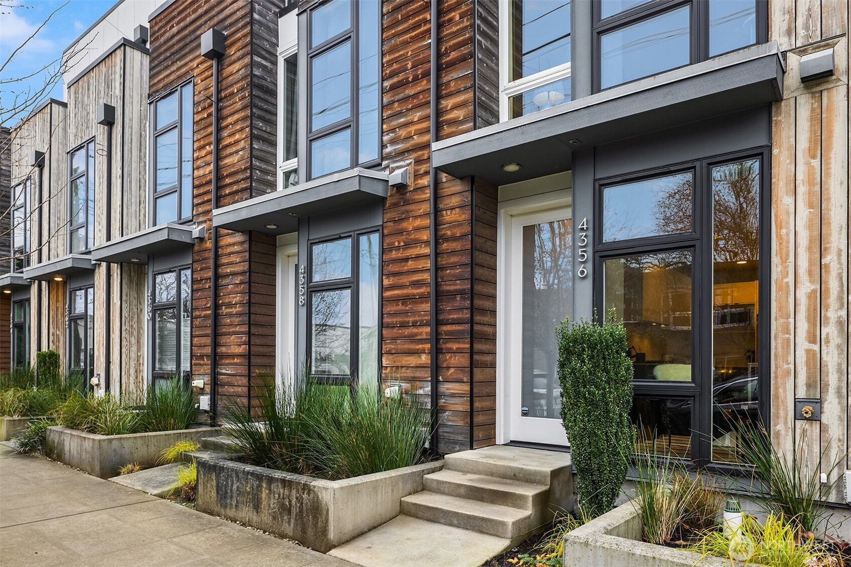 4356 6th Avenue Northwest Seattle, WA 98107 - Photo 3 of 29