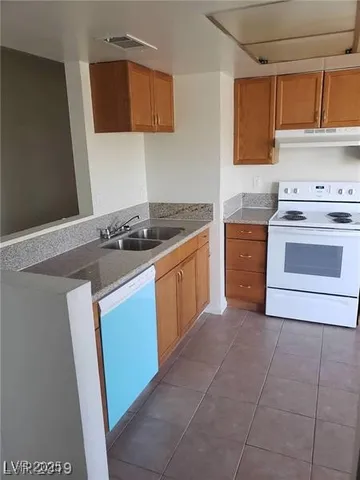 $219,900 | 2981 Country Manor Lane, Unit 118, Las Vegas, NV 89115