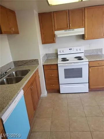 $219,900 | 2981 Country Manor Lane, Unit 118, Las Vegas, NV 89115