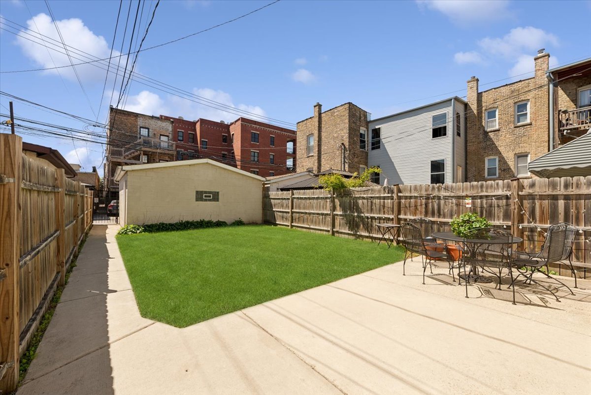 2451 West Rice Street Chicago, IL 60622 - Photo 13 of 29 Gallery Image 13