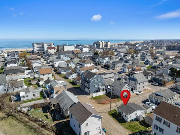 $350,000 | 6 Chase Street, Hampton, NH 03842