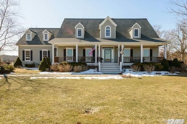a front view of house with yard