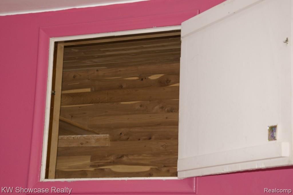 7875 Commerce Road West Bloomfield, MI 48324 - Photo 9 of 26 cedar lined storage.jpg